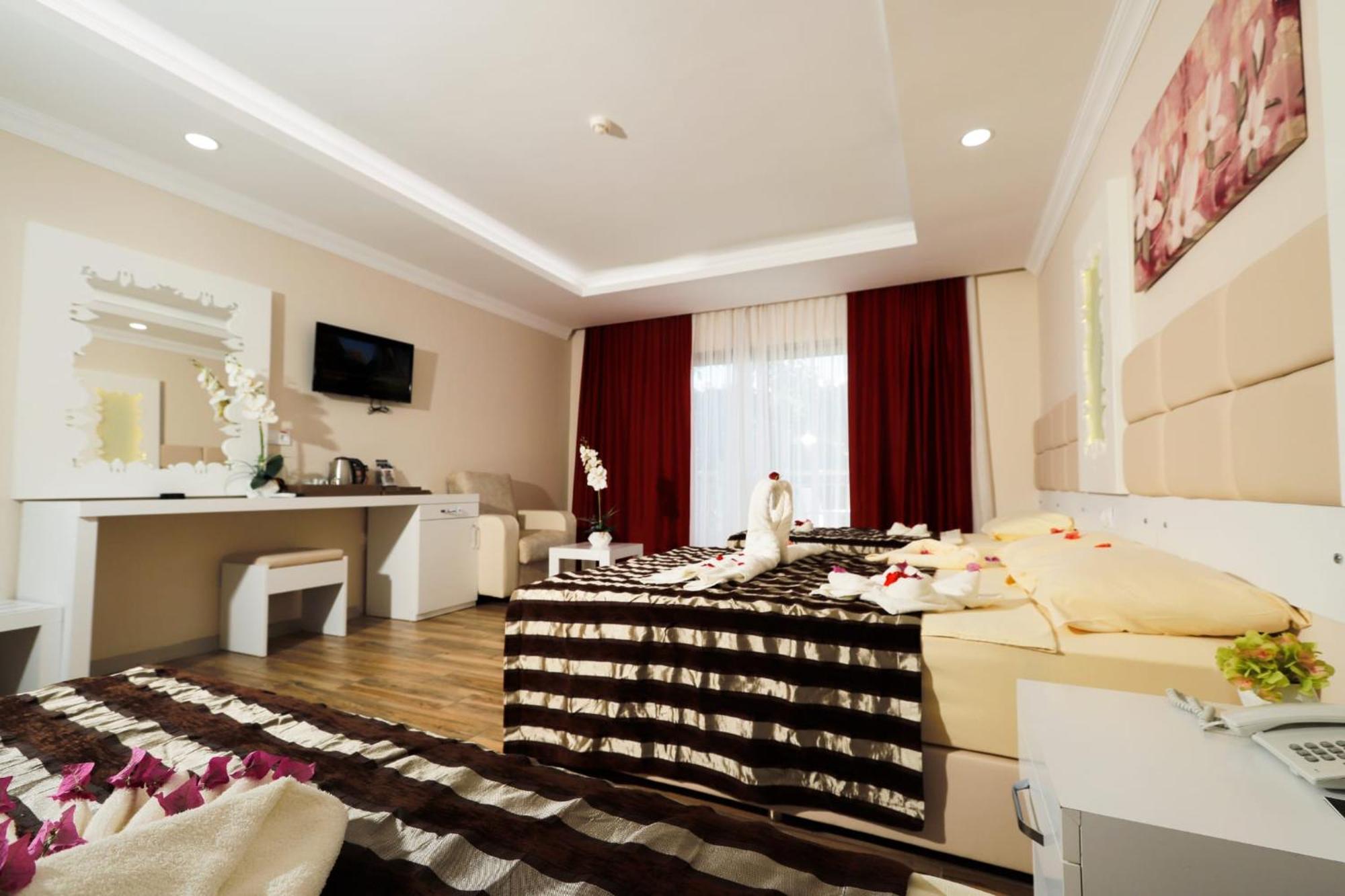 אנטליה Miramor Hotel & Spa מראה חיצוני תמונה A suite at the hotel