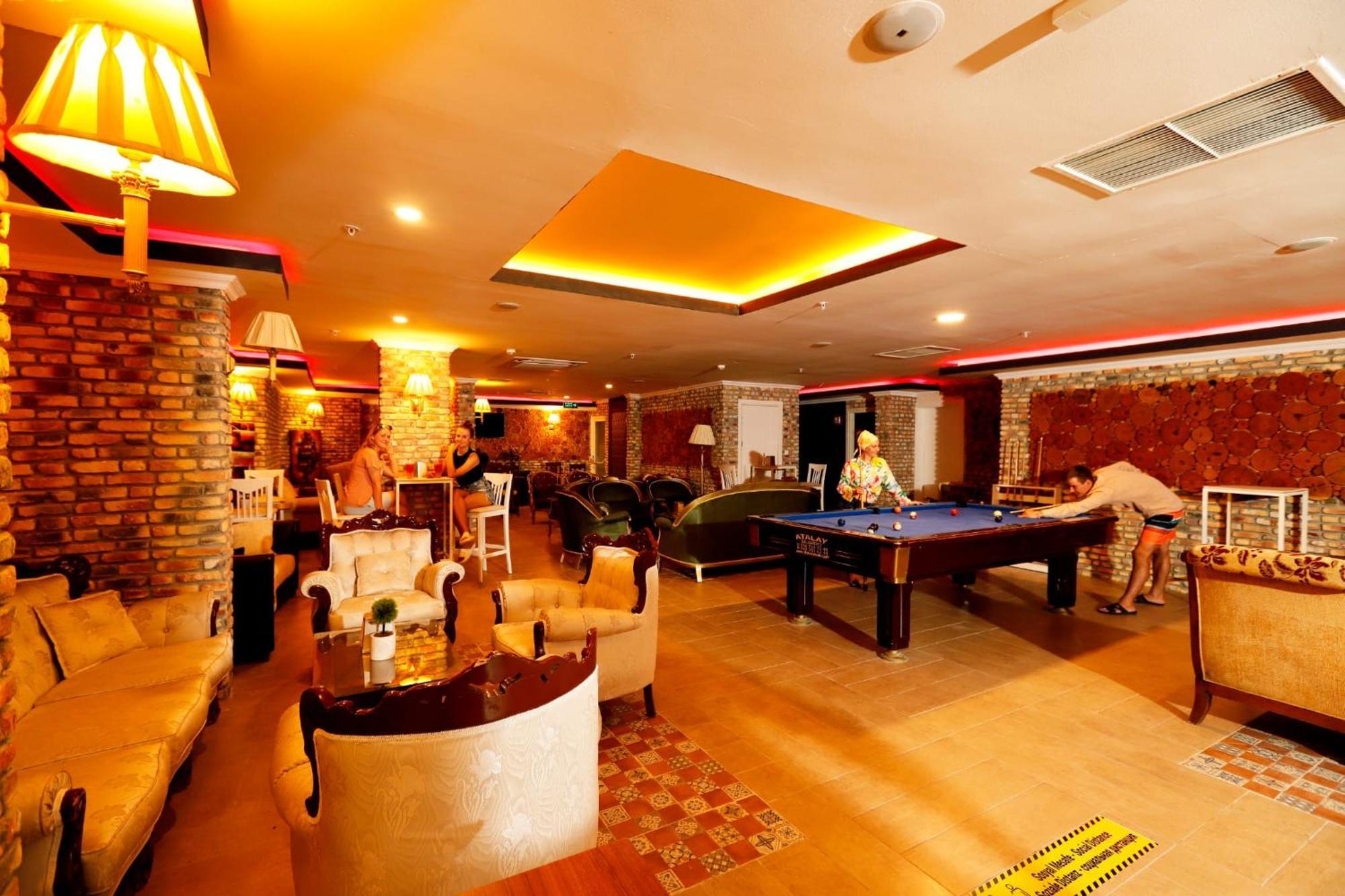 אנטליה Miramor Hotel & Spa מראה חיצוני תמונה The Sports Bar