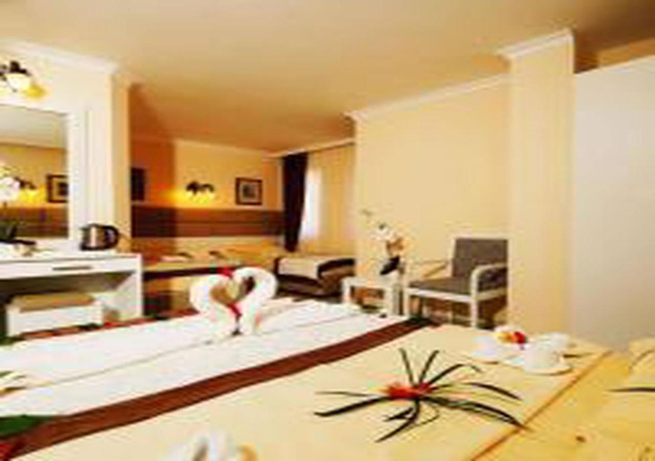 אנטליה Miramor Hotel & Spa מראה חיצוני תמונה A room at the hotel