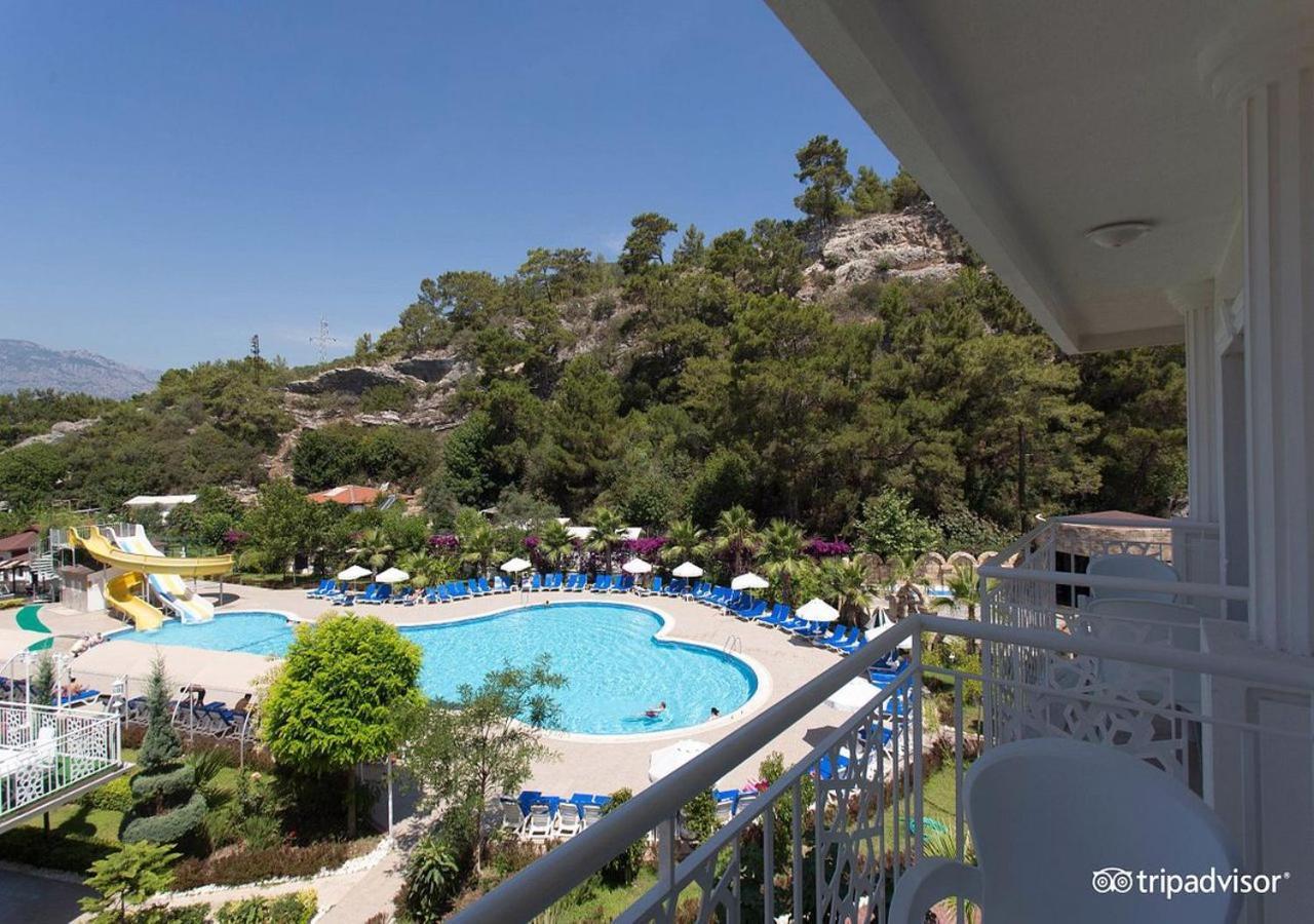 אנטליה Miramor Hotel & Spa מראה חיצוני תמונה A view of the pool at the hotel