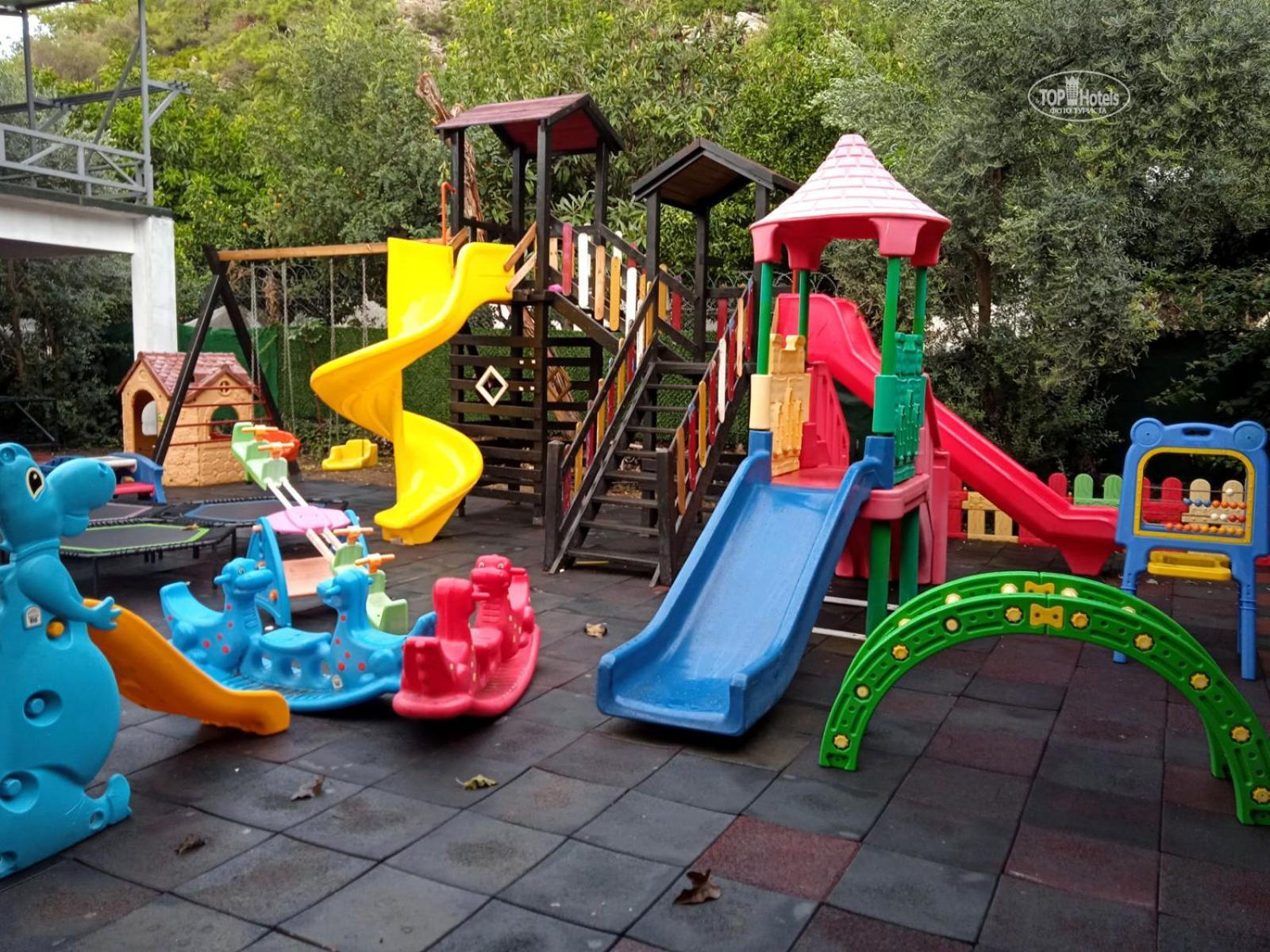 אנטליה Miramor Hotel & Spa מראה חיצוני תמונה Playground in a school